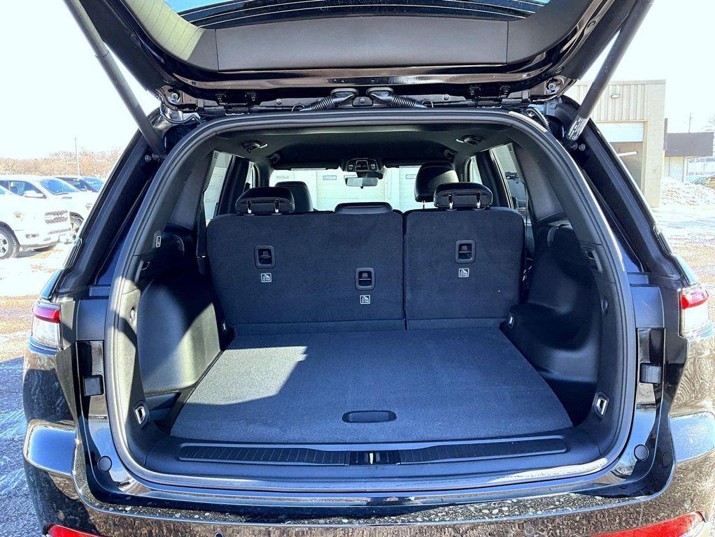 new 2025 Jeep Grand Cherokee car, priced at $39,409