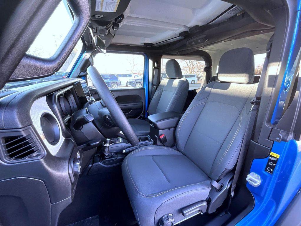 new 2026 Jeep Wrangler car, priced at $40,124