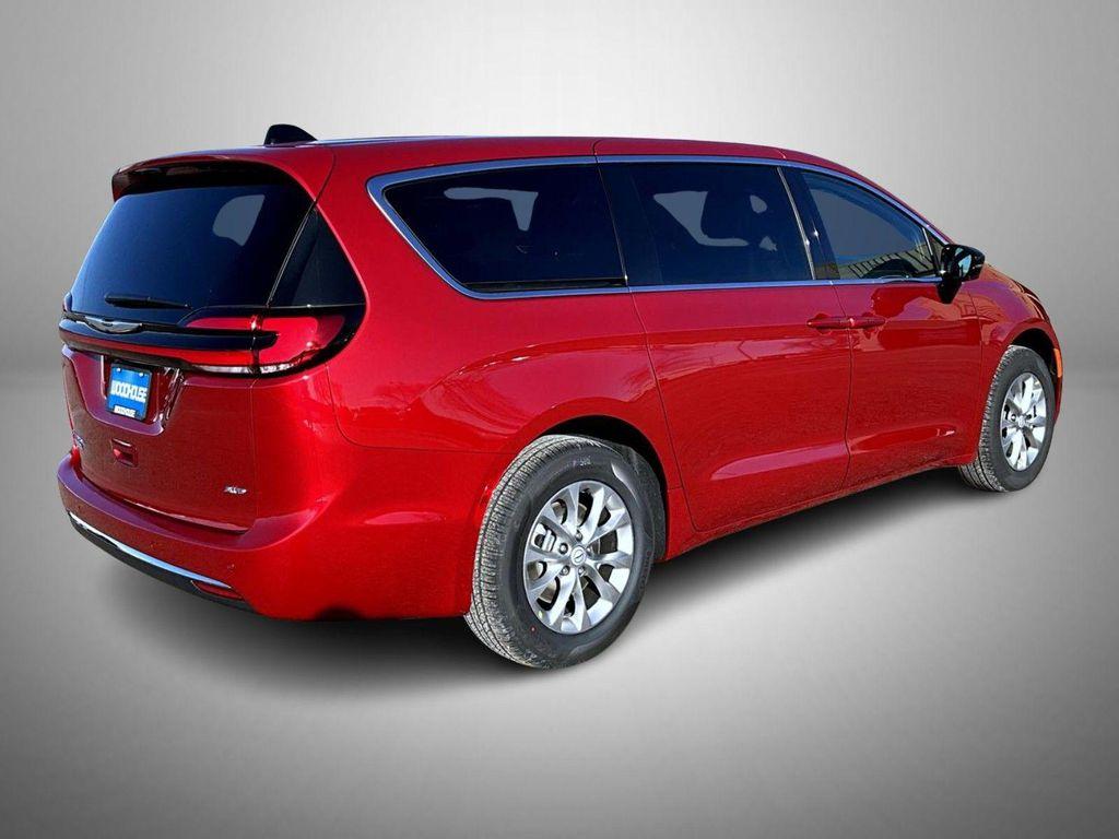 new 2026 Chrysler Pacifica car, priced at $45,454