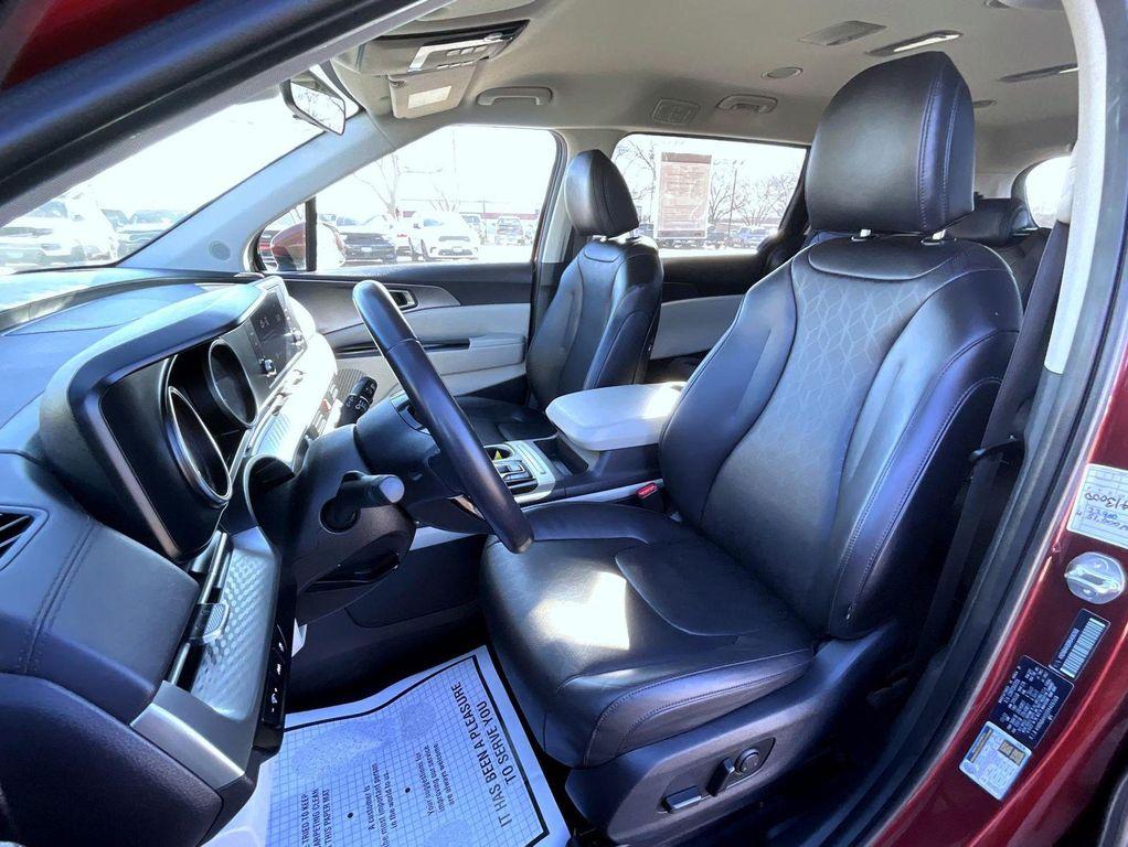 used 2024 Kia Carnival car, priced at $29,665