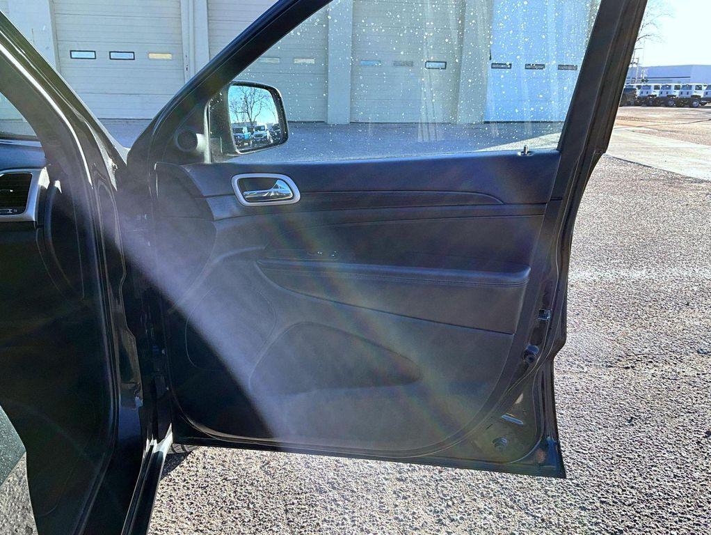 used 2014 Jeep Grand Cherokee car, priced at $10,756