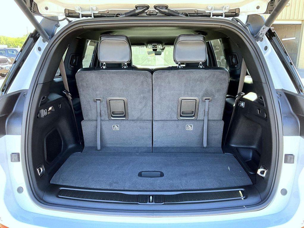 new 2026 Jeep Grand Cherokee L car, priced at $44,673