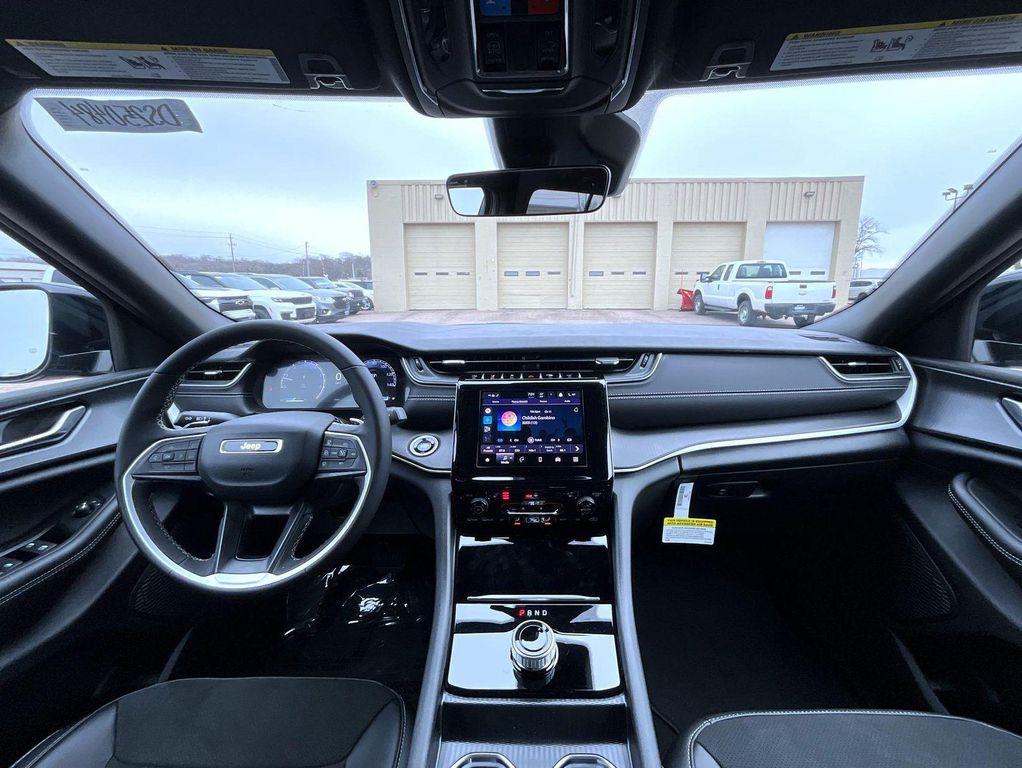 new 2025 Jeep Grand Cherokee car, priced at $41,159