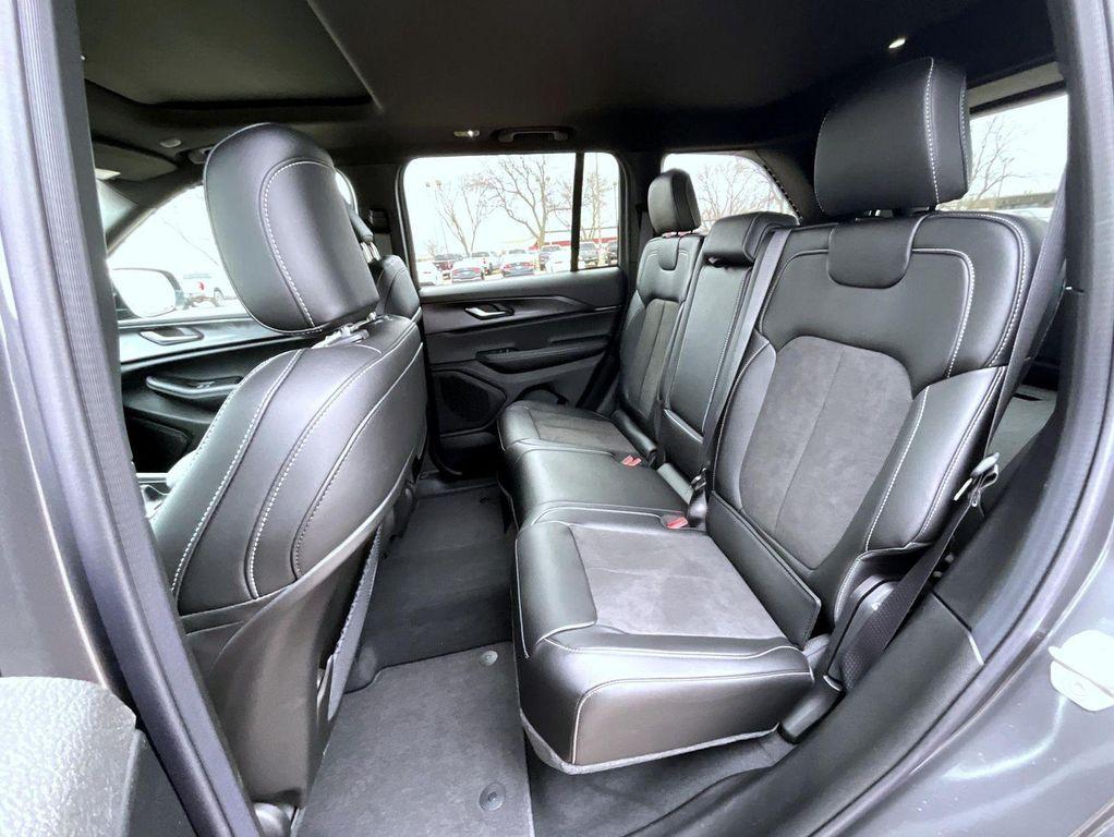 new 2025 Jeep Grand Cherokee car, priced at $41,159