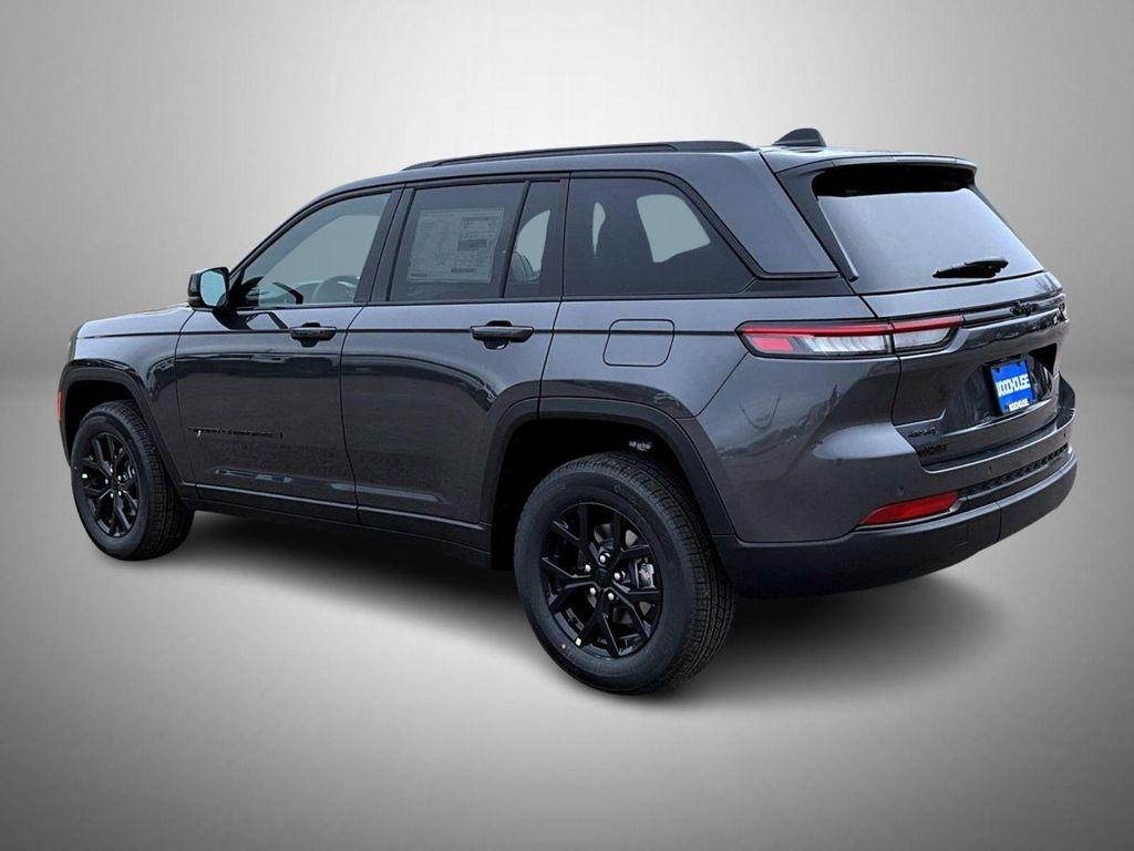 new 2025 Jeep Grand Cherokee car, priced at $41,159