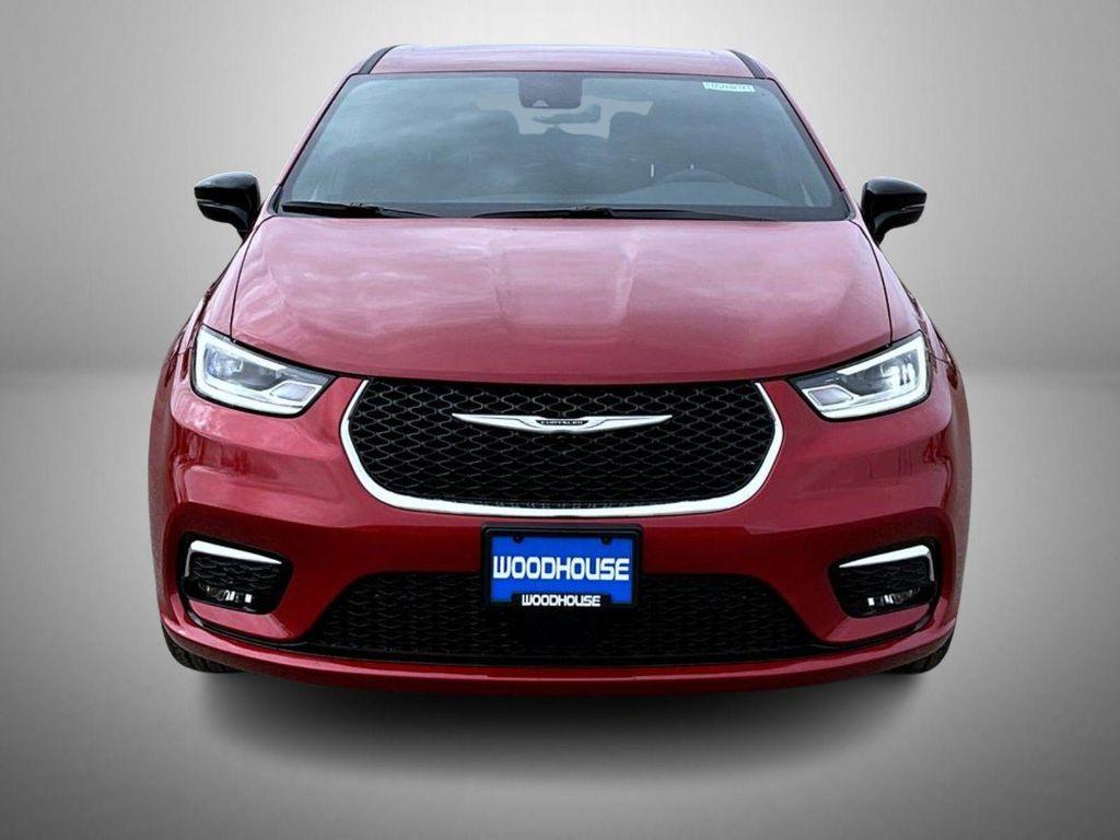 new 2026 Chrysler Pacifica car, priced at $44,454