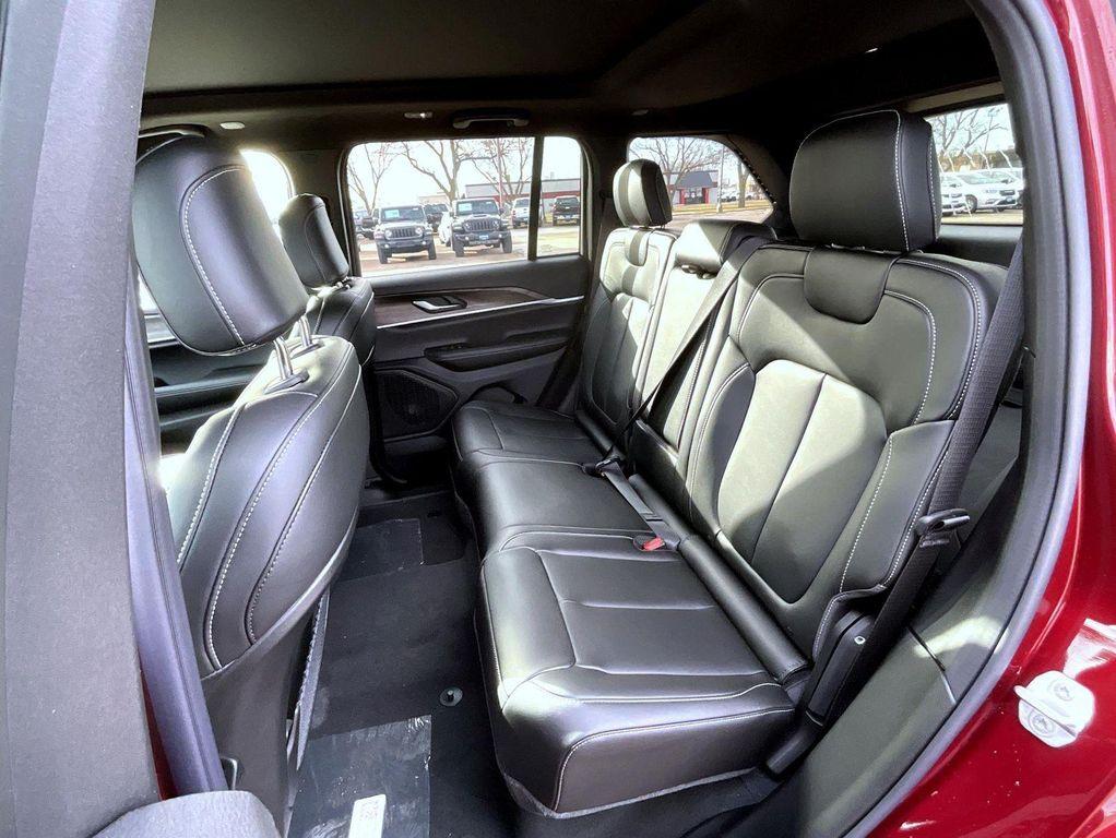 new 2025 Jeep Grand Cherokee car, priced at $45,414