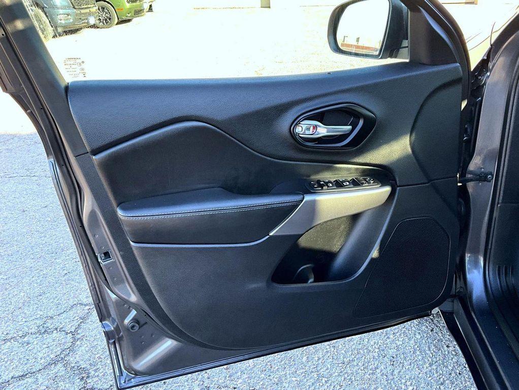 used 2021 Jeep Cherokee car, priced at $12,755