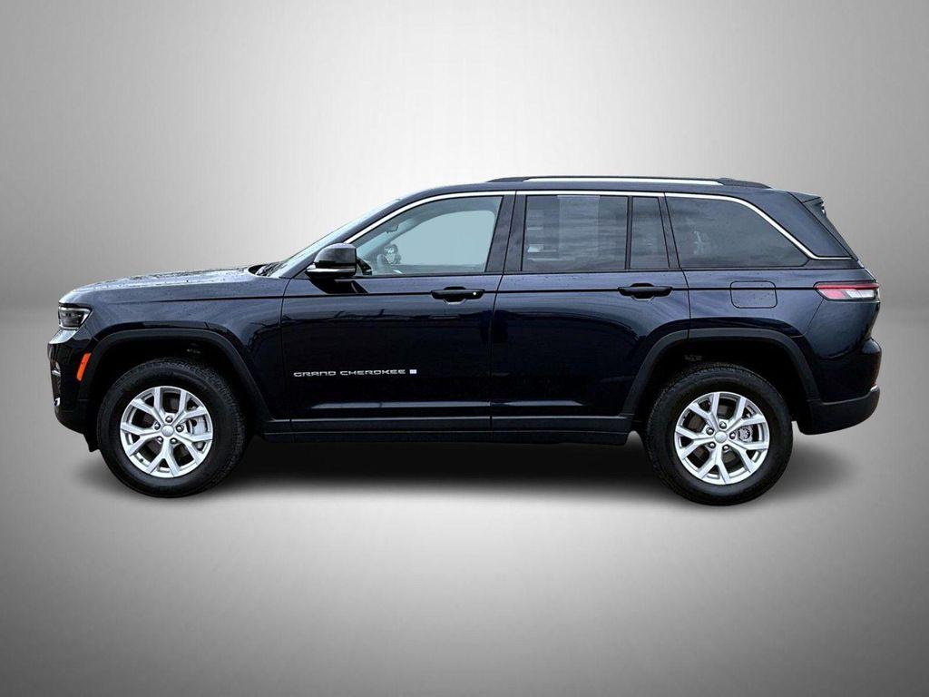 used 2024 Jeep Grand Cherokee car, priced at $37,284