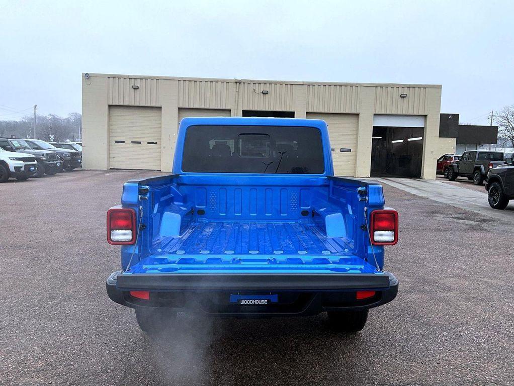 new 2026 Jeep Gladiator car, priced at $44,769