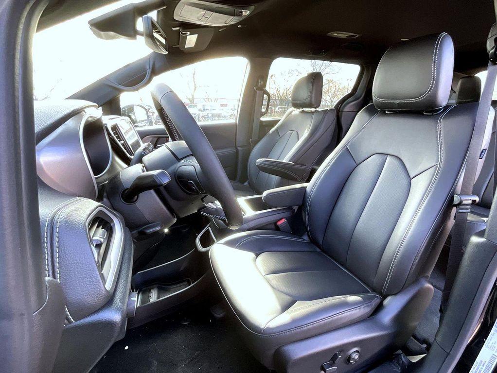 new 2026 Chrysler Pacifica car, priced at $41,464