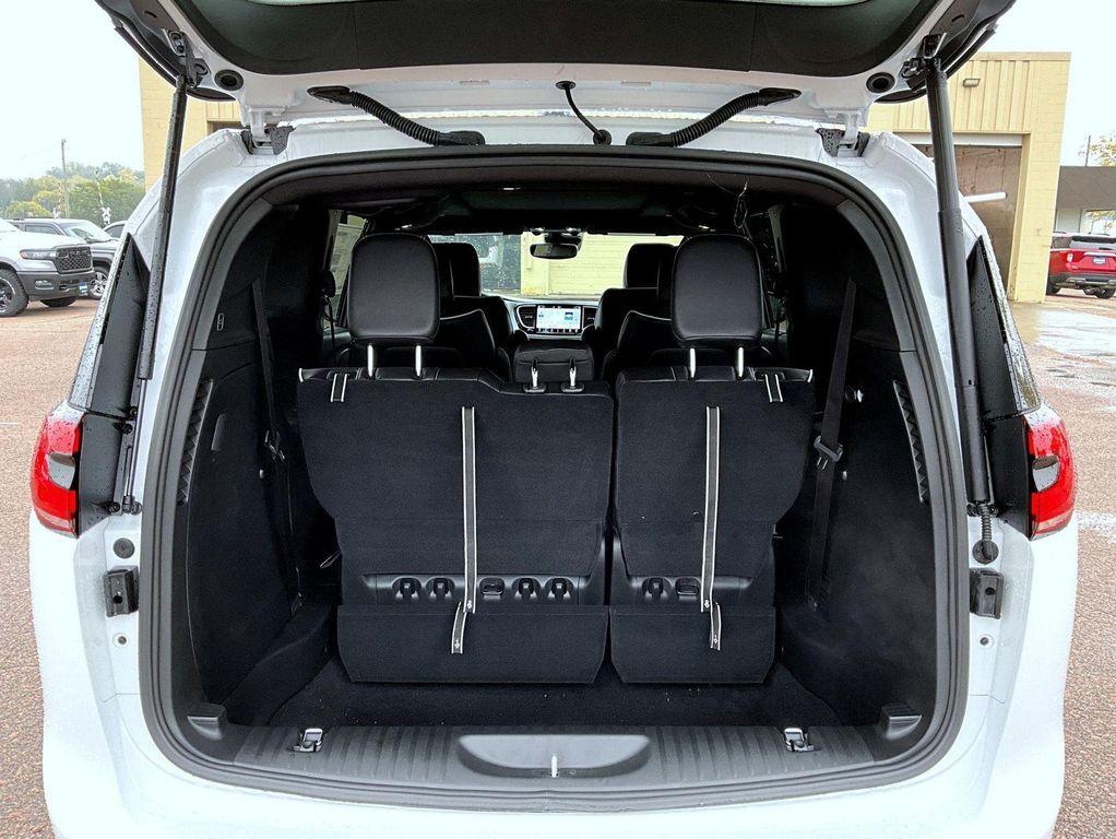 new 2026 Chrysler Pacifica car, priced at $46,209