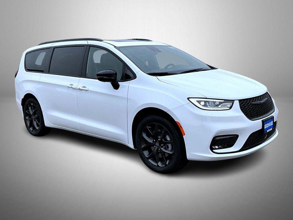 new 2026 Chrysler Pacifica car, priced at $46,209