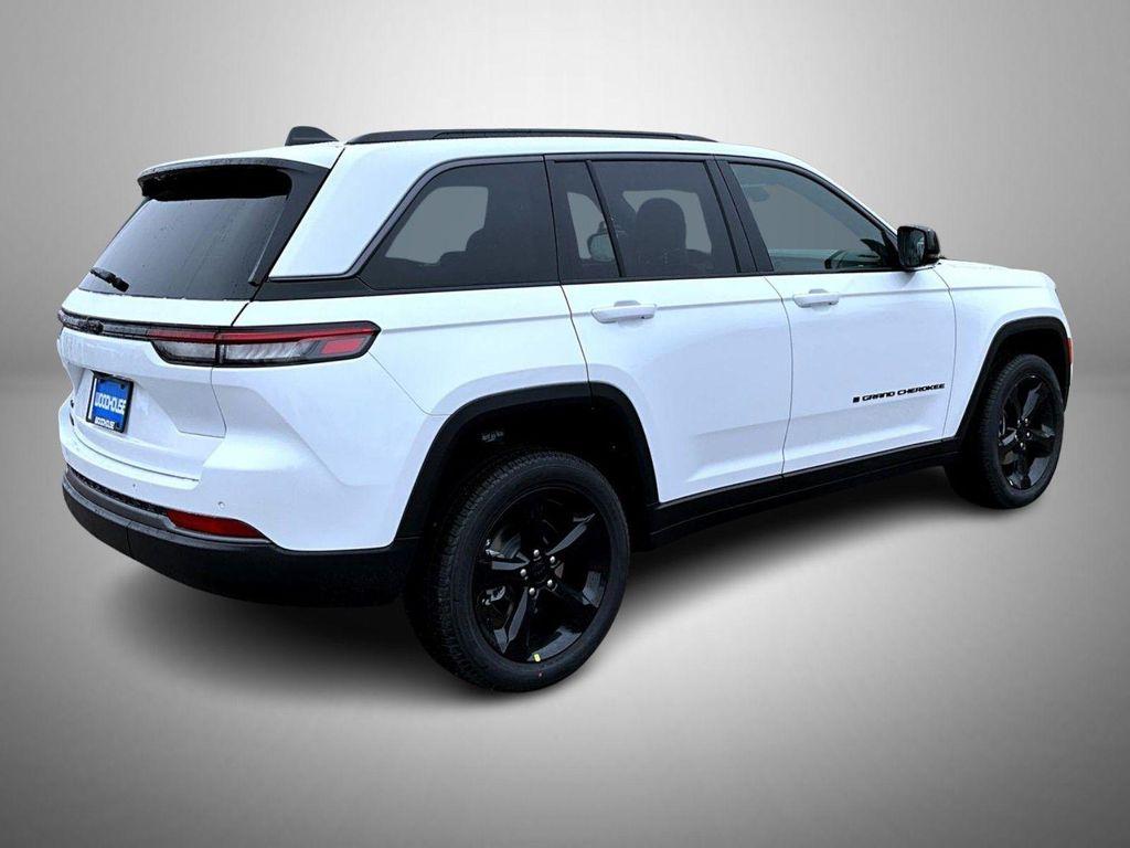 new 2026 Jeep Grand Cherokee car, priced at $50,584