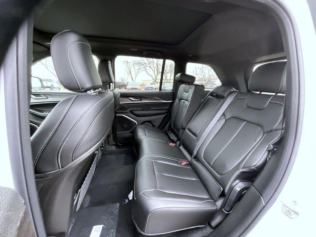 new 2026 Jeep Grand Cherokee car, priced at $50,584