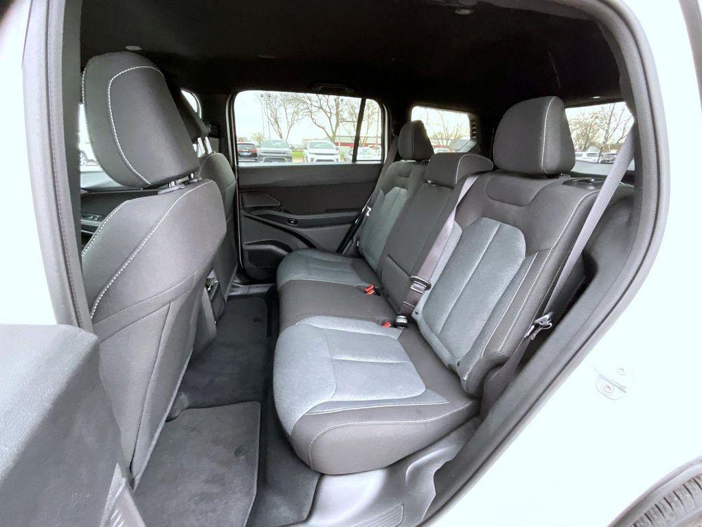 new 2026 Jeep Cherokee car, priced at $36,353