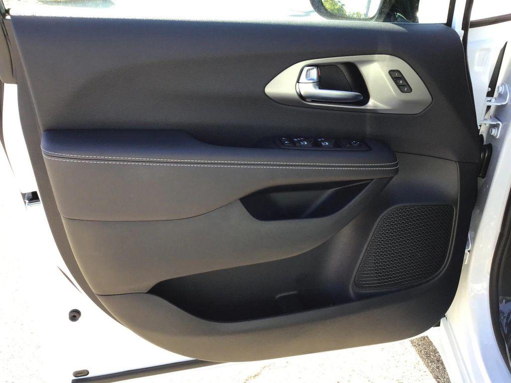 new 2026 Chrysler Pacifica car, priced at $46,920