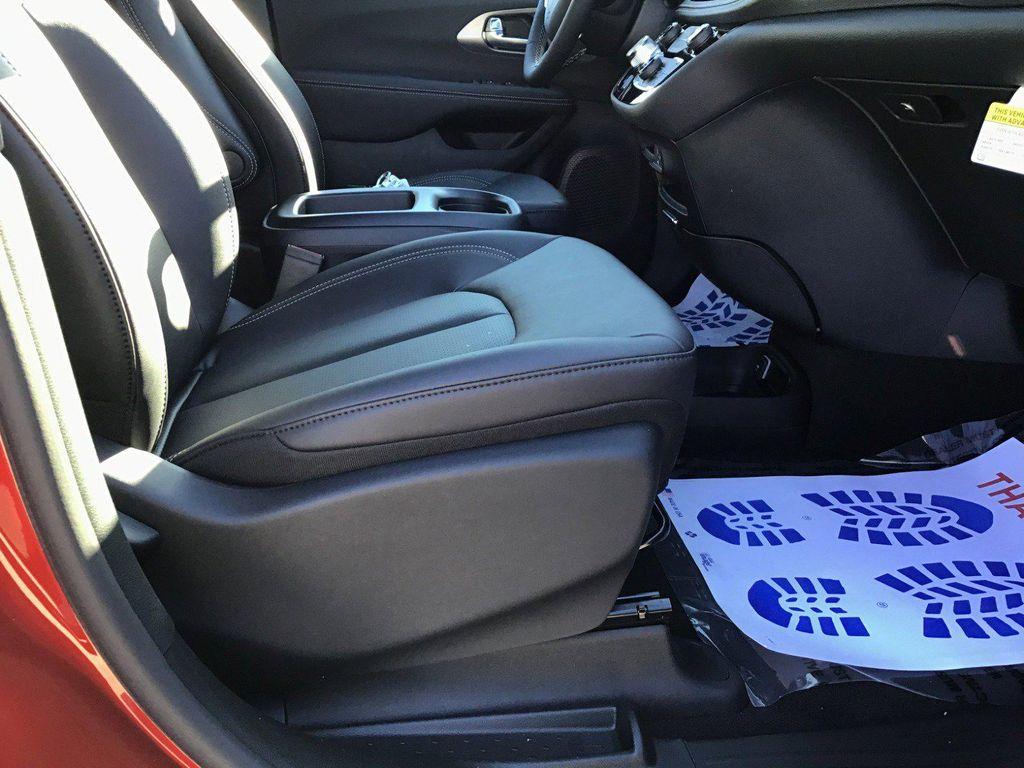 new 2026 Chrysler Pacifica car, priced at $46,195