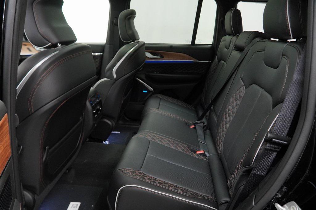 new 2026 Jeep Grand Cherokee car, priced at $61,780