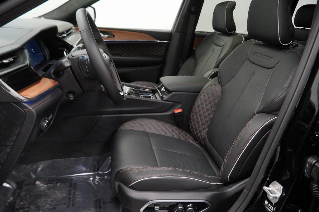 new 2026 Jeep Grand Cherokee car, priced at $61,780