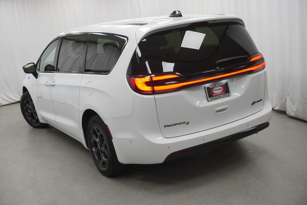 used 2024 Chrysler Pacifica Hybrid car, priced at $31,171
