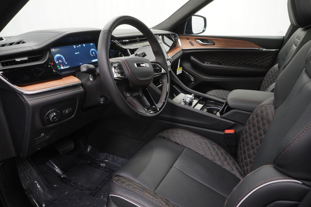 new 2026 Jeep Grand Cherokee car, priced at $61,335