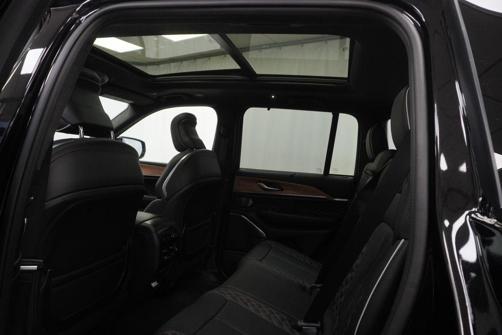 new 2026 Jeep Grand Cherokee car, priced at $61,335