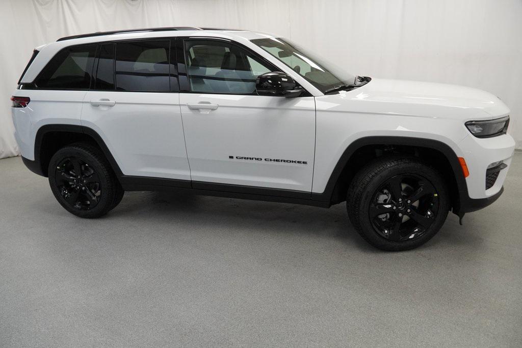 new 2025 Jeep Grand Cherokee car, priced at $39,890