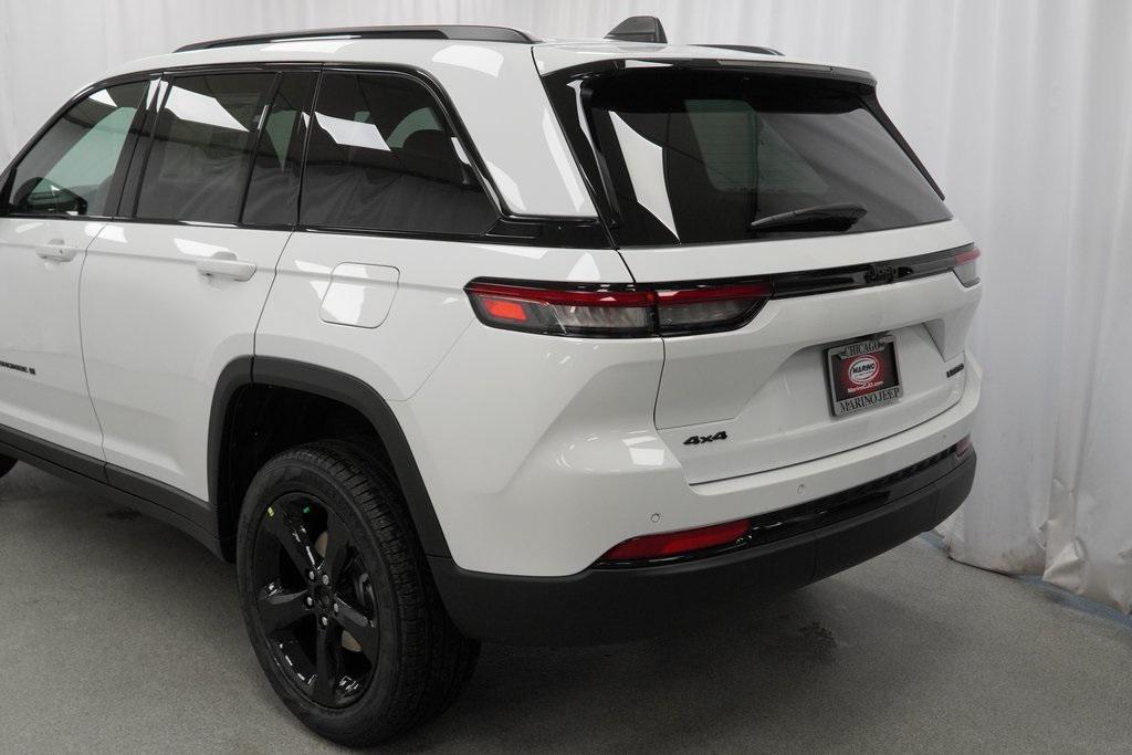 new 2025 Jeep Grand Cherokee car, priced at $39,890