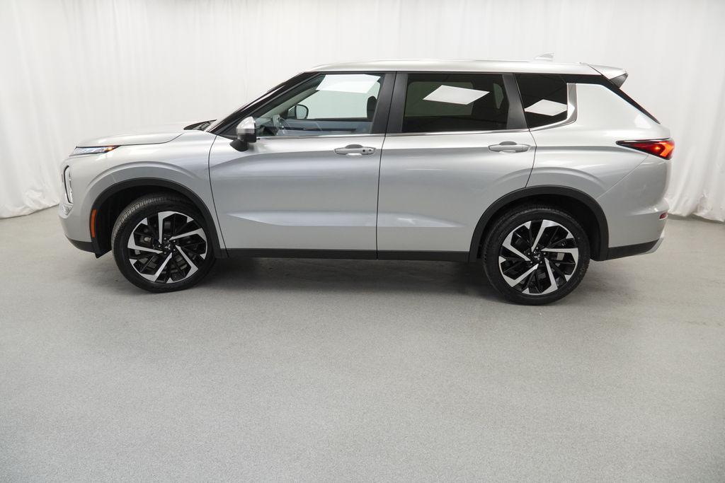 used 2024 Mitsubishi Outlander car, priced at $24,995