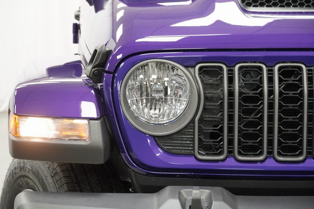 new 2026 Jeep Gladiator car, priced at $45,655