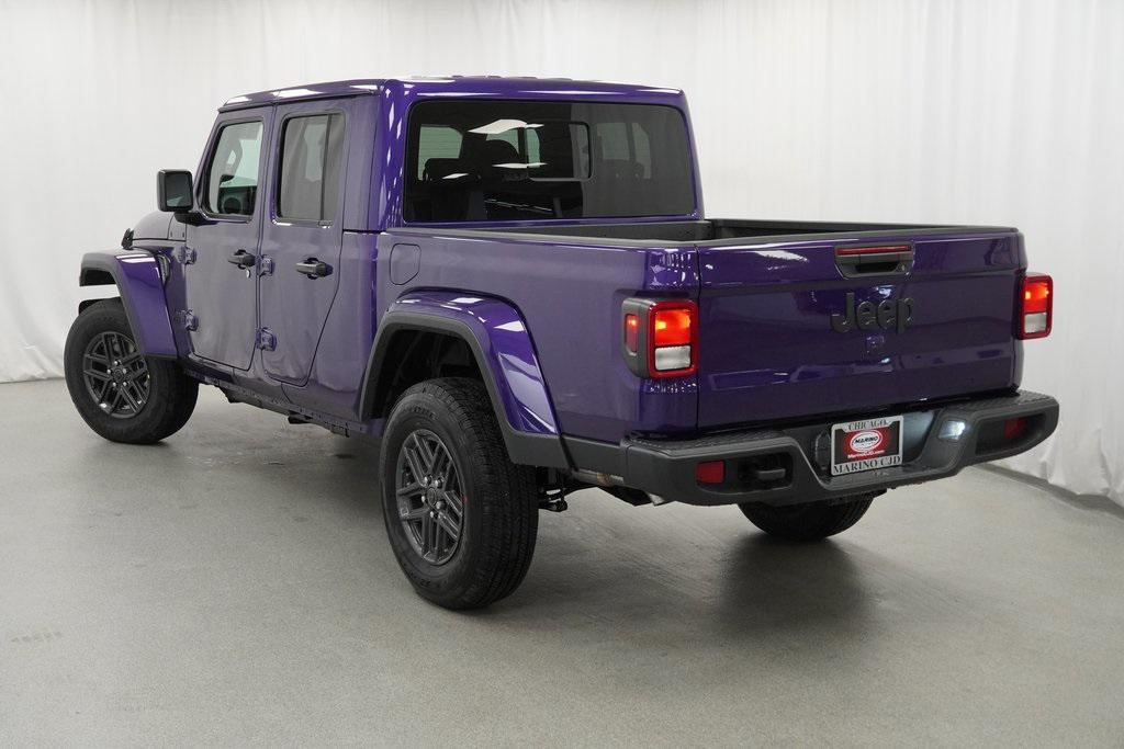 new 2026 Jeep Gladiator car, priced at $45,655