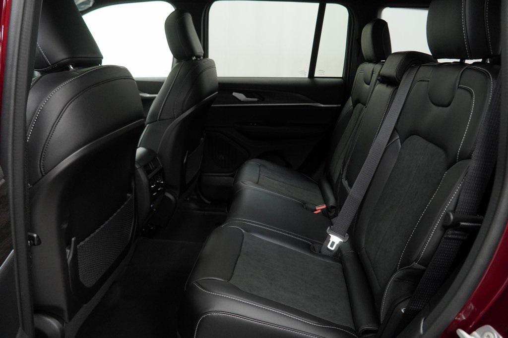 new 2026 Jeep Grand Cherokee car, priced at $45,930