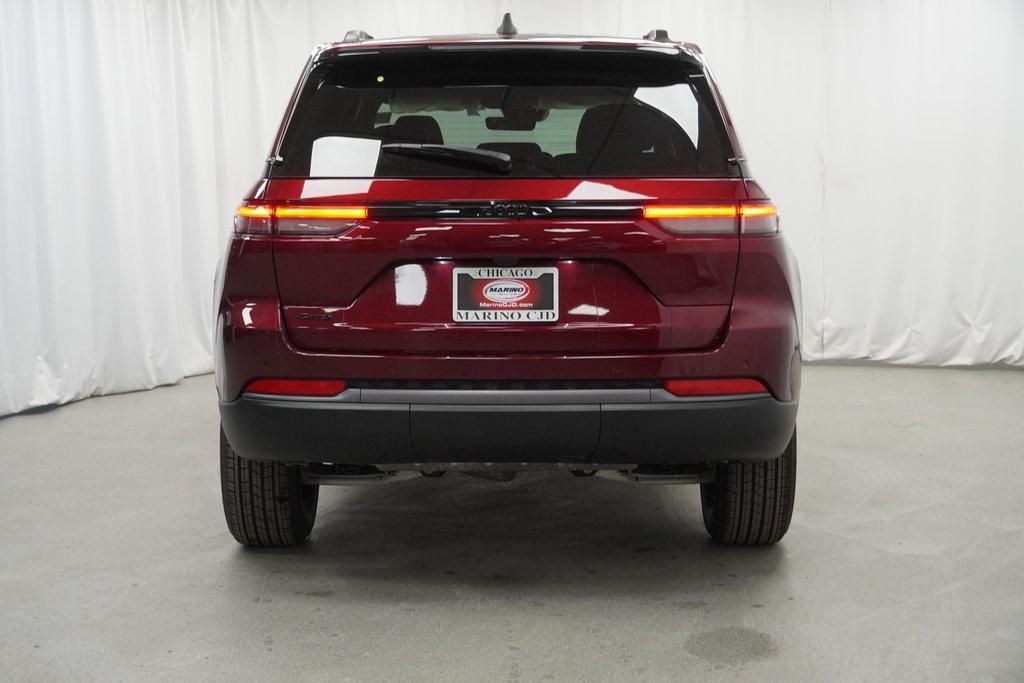 new 2026 Jeep Grand Cherokee car, priced at $45,930