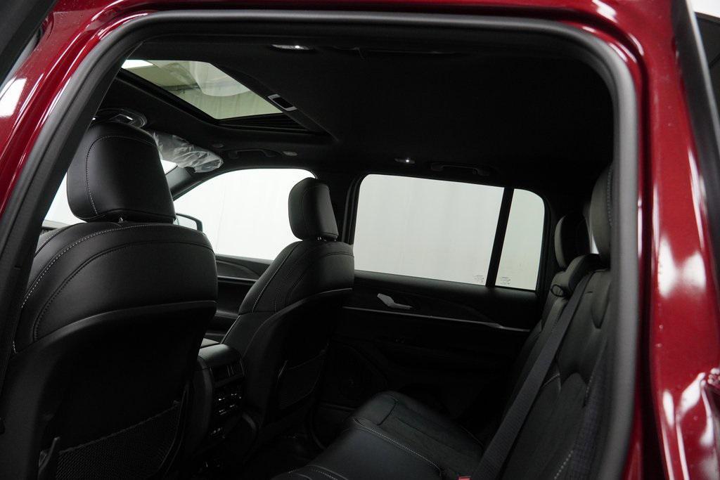 new 2026 Jeep Grand Cherokee car, priced at $45,930