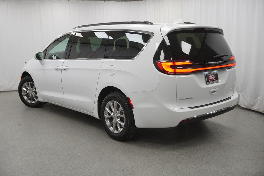 used 2022 Chrysler Pacifica car, priced at $30,998