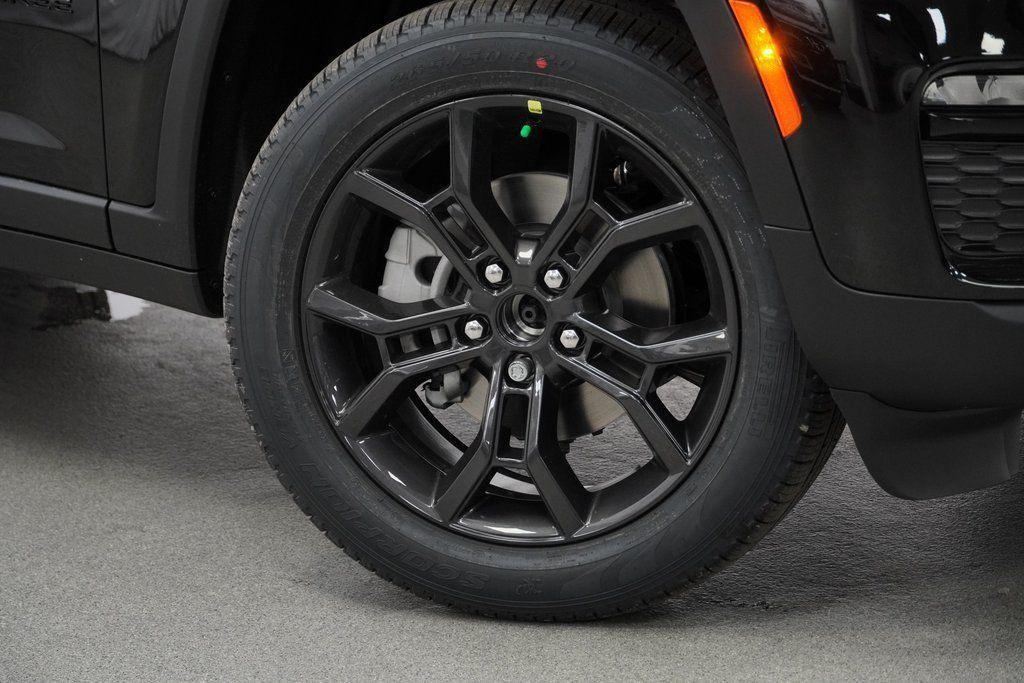 new 2025 Jeep Grand Cherokee car, priced at $43,485