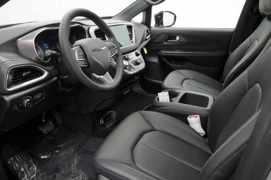 new 2026 Chrysler Pacifica car, priced at $43,680