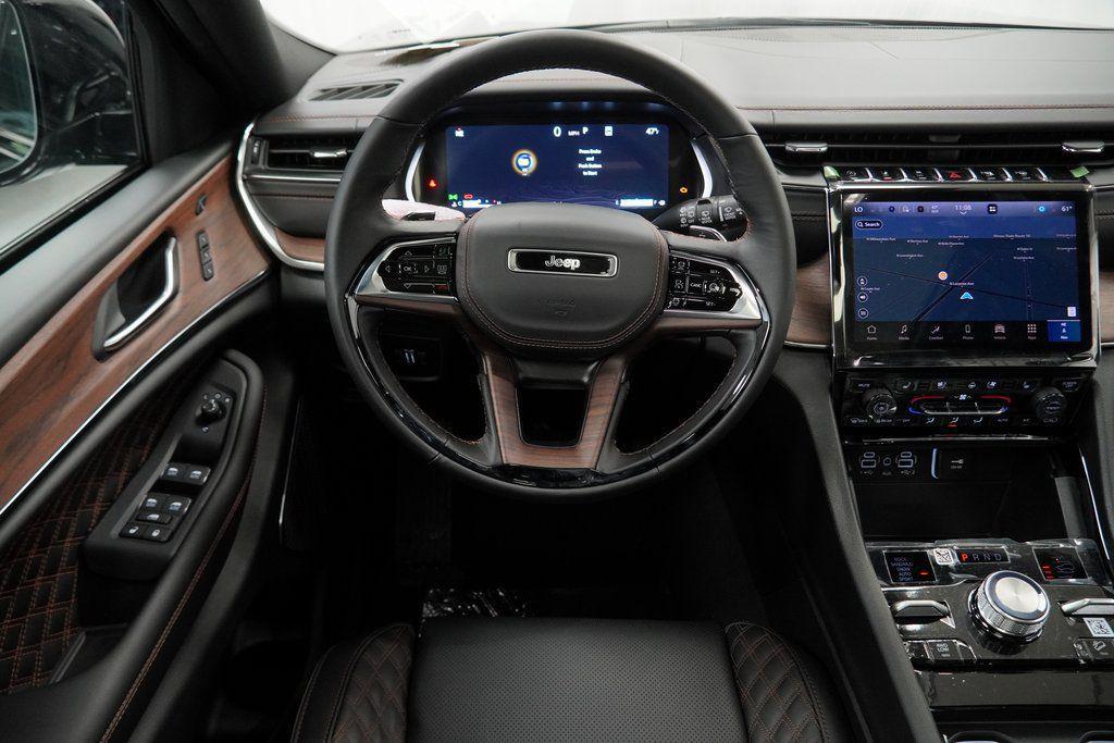 new 2025 Jeep Grand Cherokee car, priced at $53,425