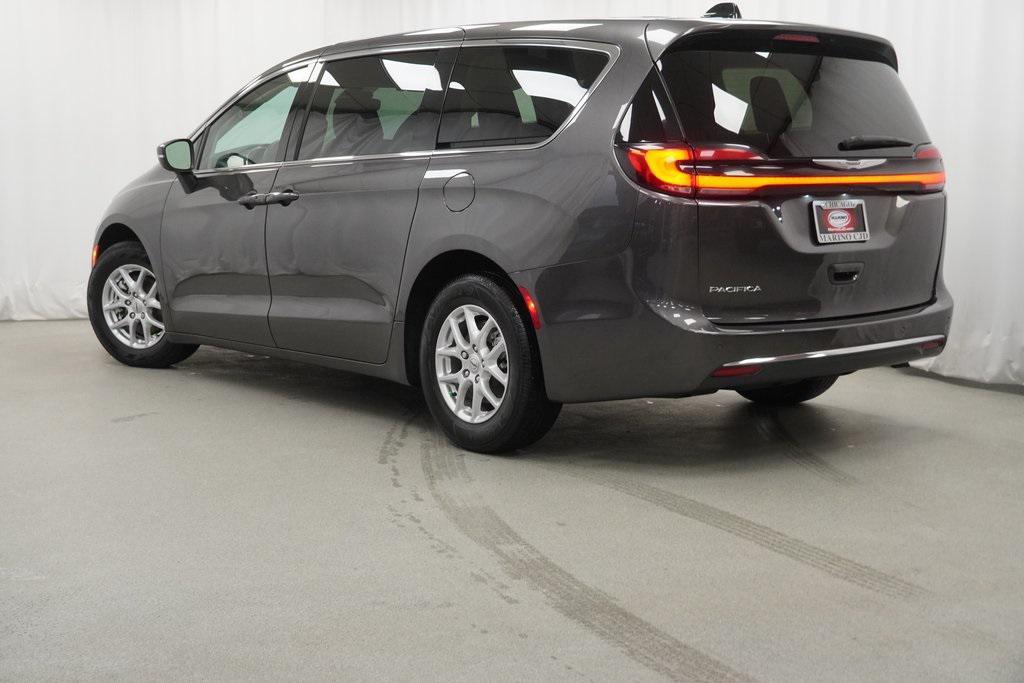 used 2023 Chrysler Pacifica car, priced at $22,194