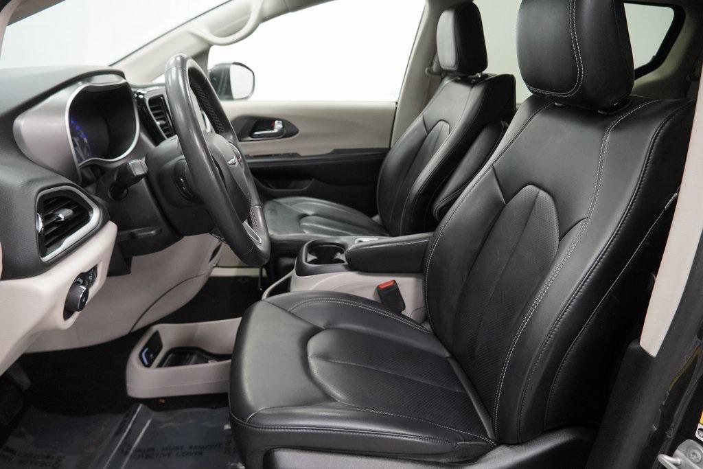 used 2023 Chrysler Pacifica car, priced at $22,194