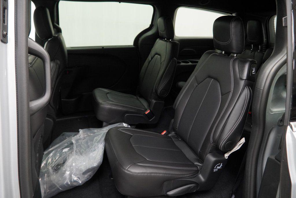 new 2026 Chrysler Pacifica car, priced at $40,135
