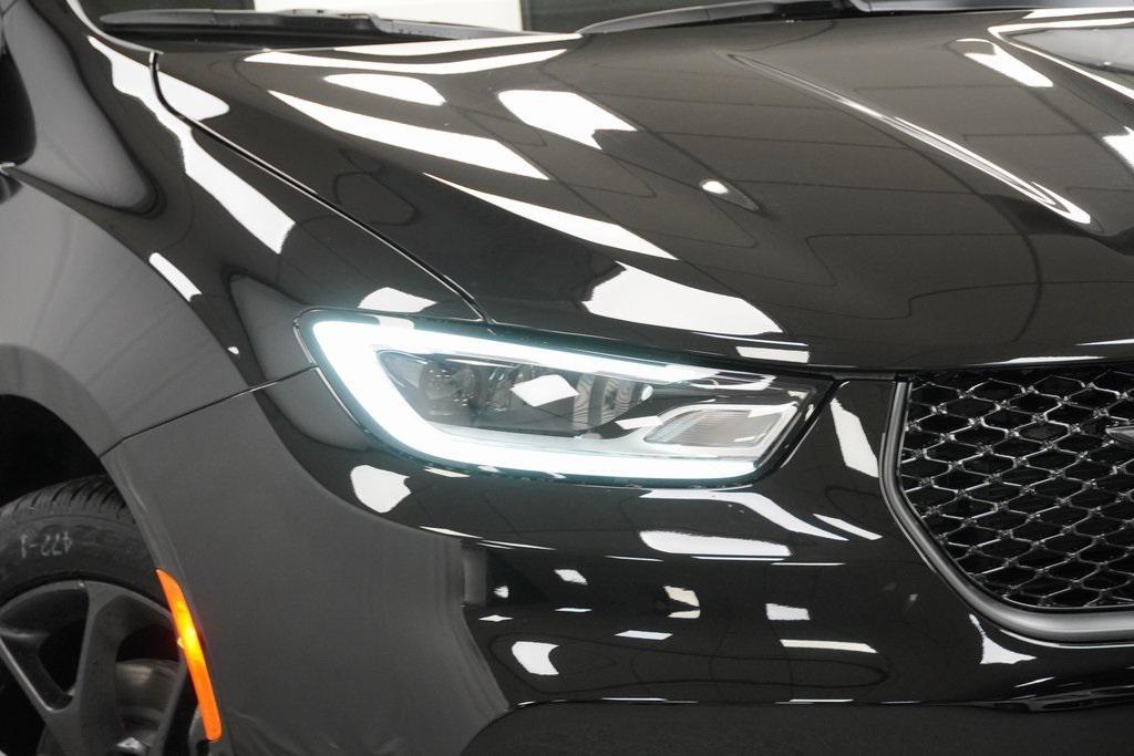 new 2026 Chrysler Pacifica car, priced at $45,225