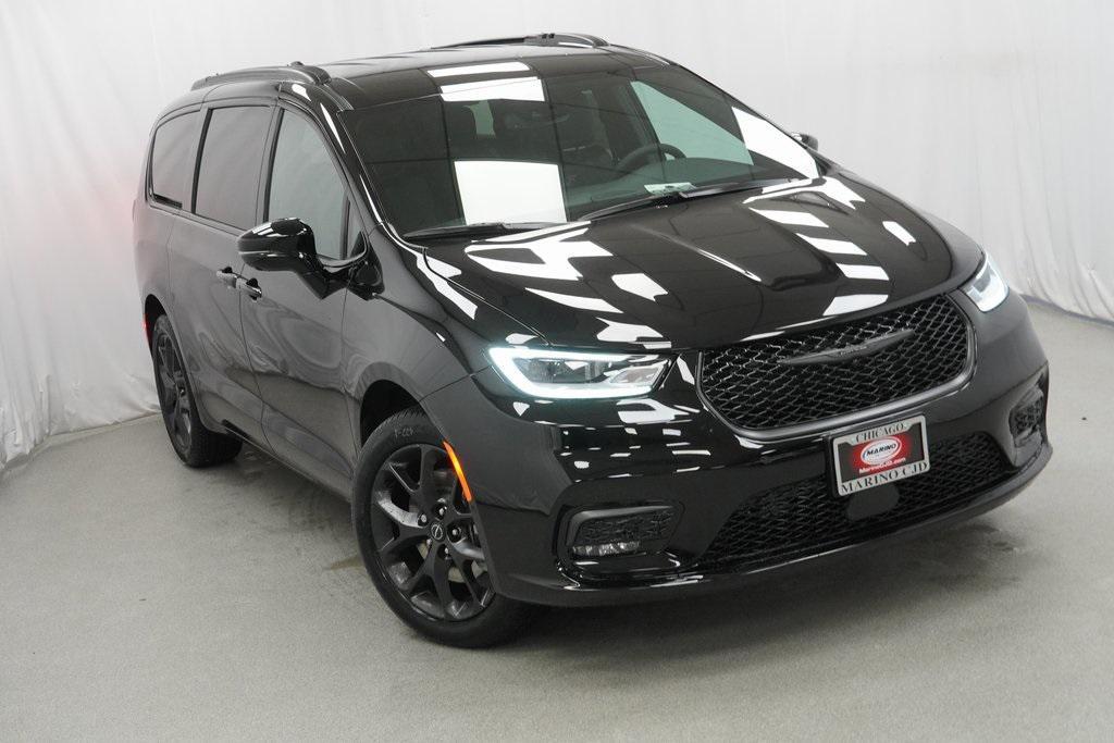 new 2026 Chrysler Pacifica car, priced at $45,225