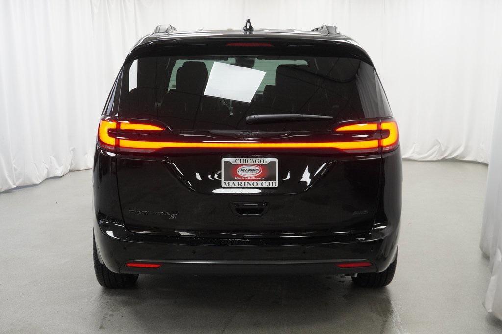 new 2026 Chrysler Pacifica car, priced at $45,225