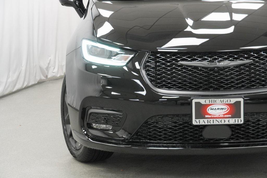 new 2026 Chrysler Pacifica car, priced at $45,225