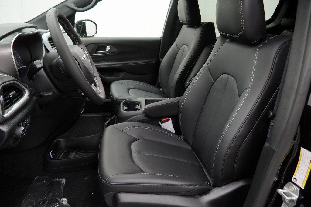 new 2026 Chrysler Pacifica car, priced at $40,440