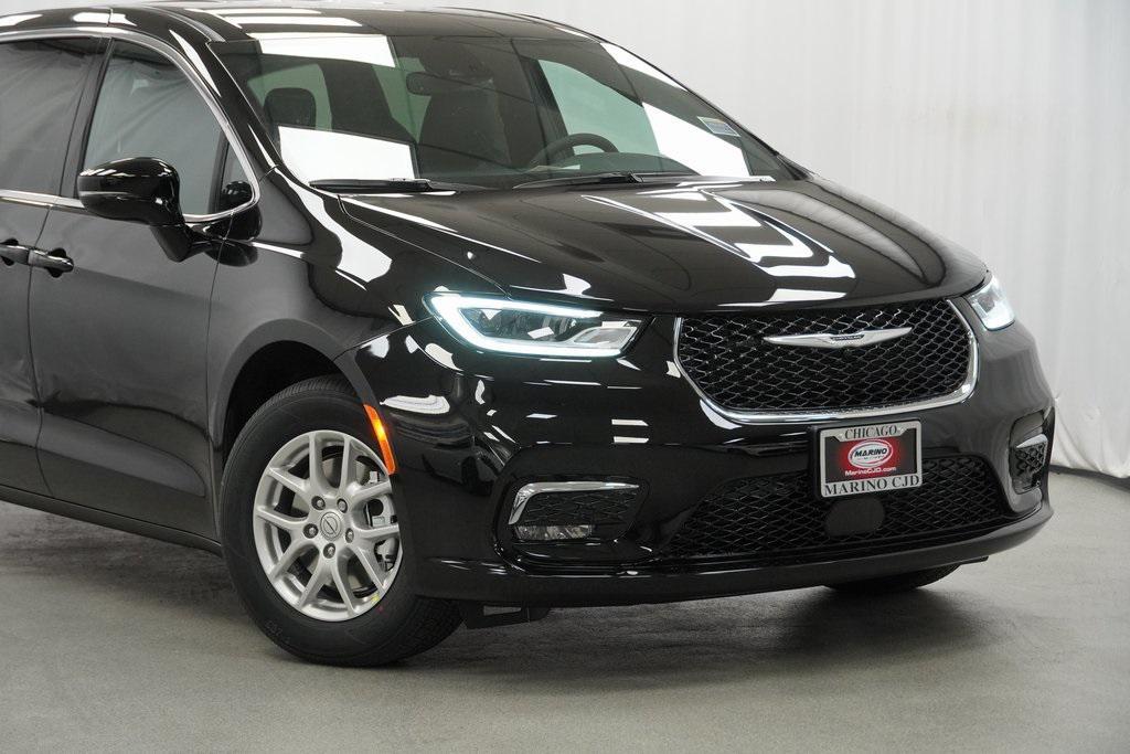 new 2026 Chrysler Pacifica car, priced at $38,440