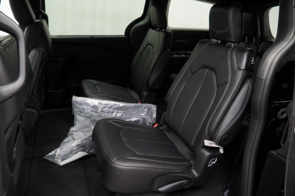 new 2026 Chrysler Pacifica car, priced at $38,440