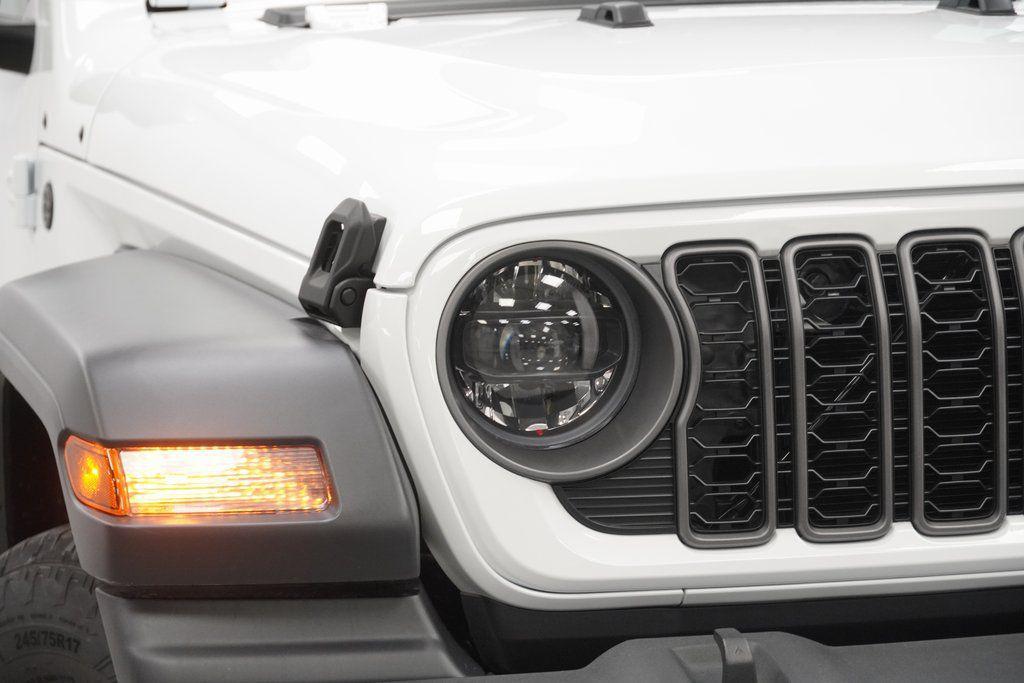 new 2026 Jeep Wrangler car, priced at $47,085